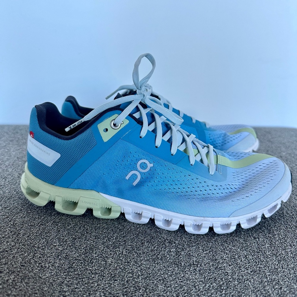 On Cloud Sneakers *used once* like new!